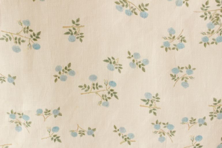 LINNET リネンプリント 青い薔薇<br />ホワイト